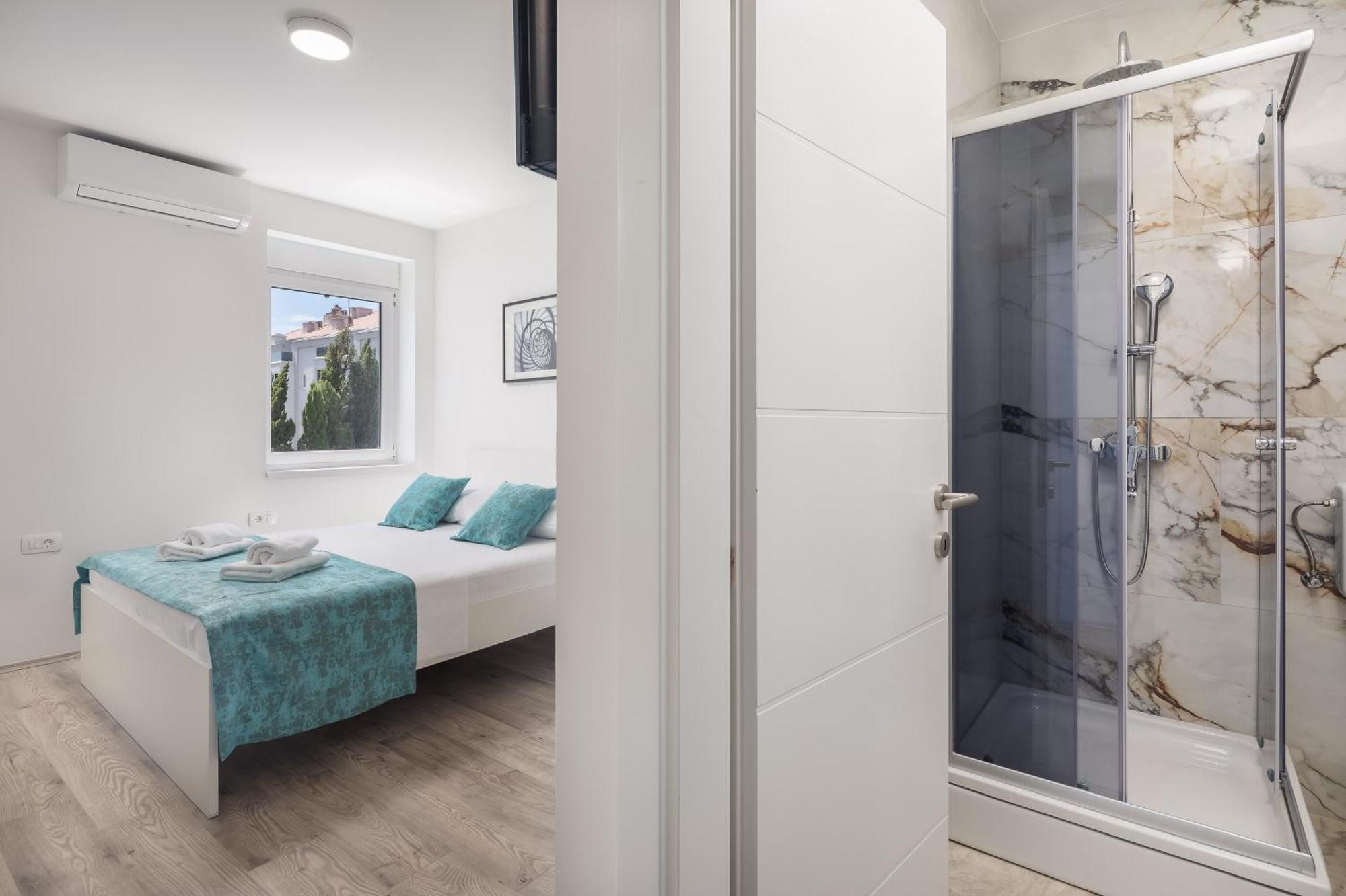 Beachfront Apartments Providenca With Free Parking Makarska Bagian luar foto