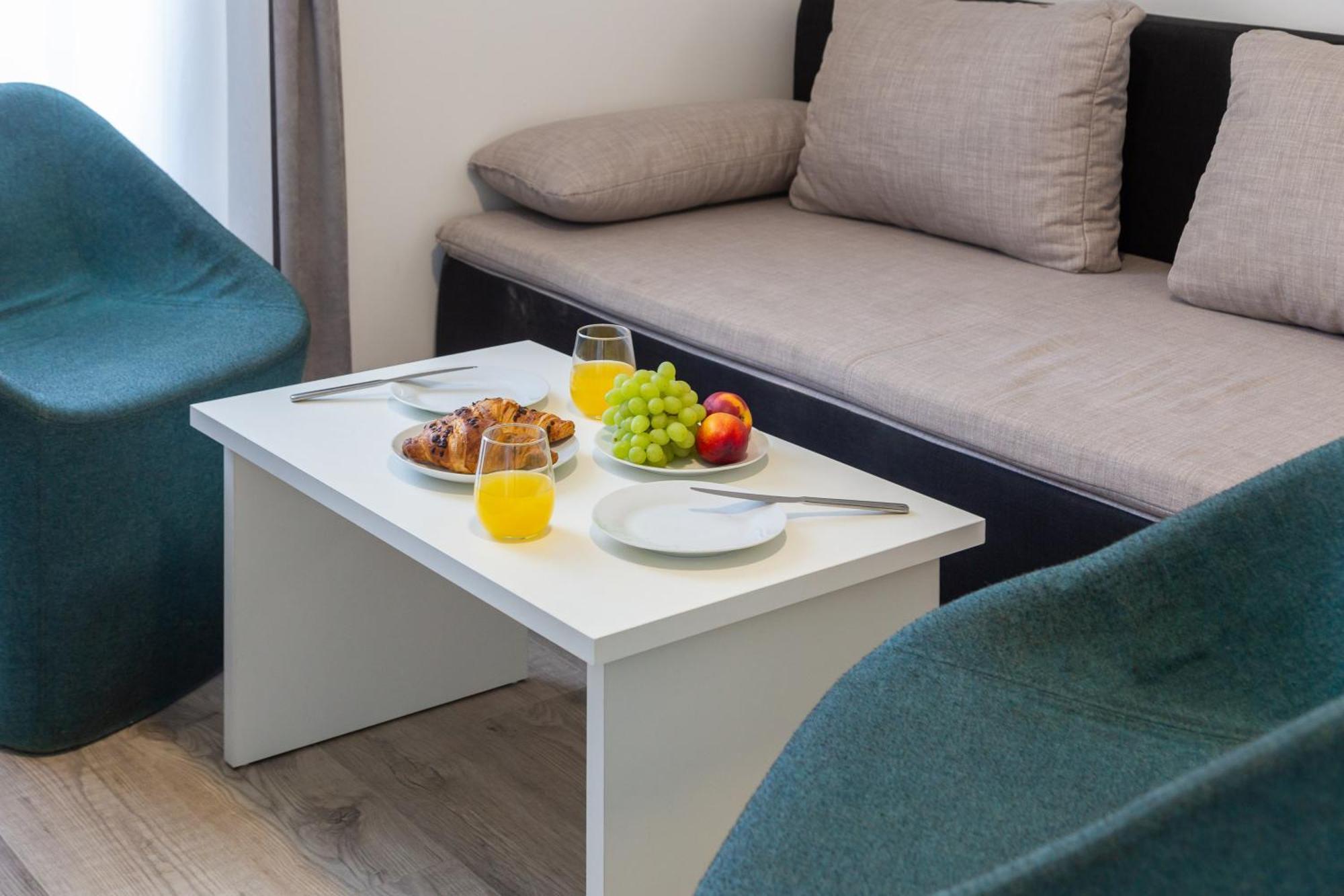 Beachfront Apartments Providenca With Free Parking Makarska Bagian luar foto