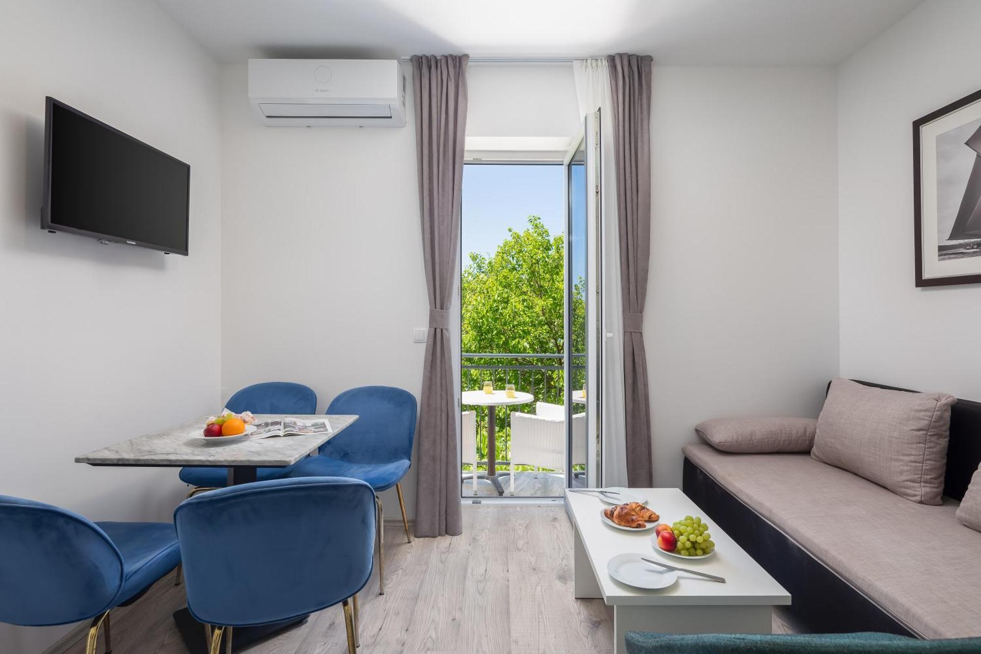 Beachfront Apartments Providenca With Free Parking Makarska Bagian luar foto