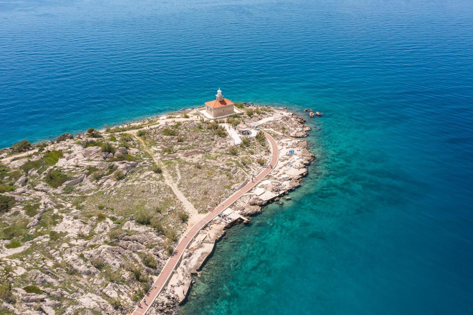 Beachfront Apartments Providenca With Free Parking Makarska Bagian luar foto
