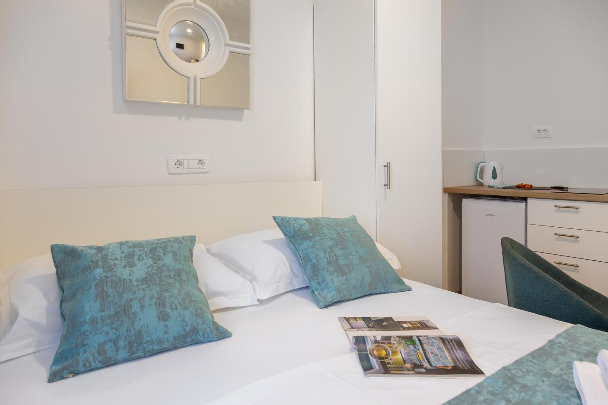 Beachfront Apartments Providenca With Free Parking Makarska Bagian luar foto