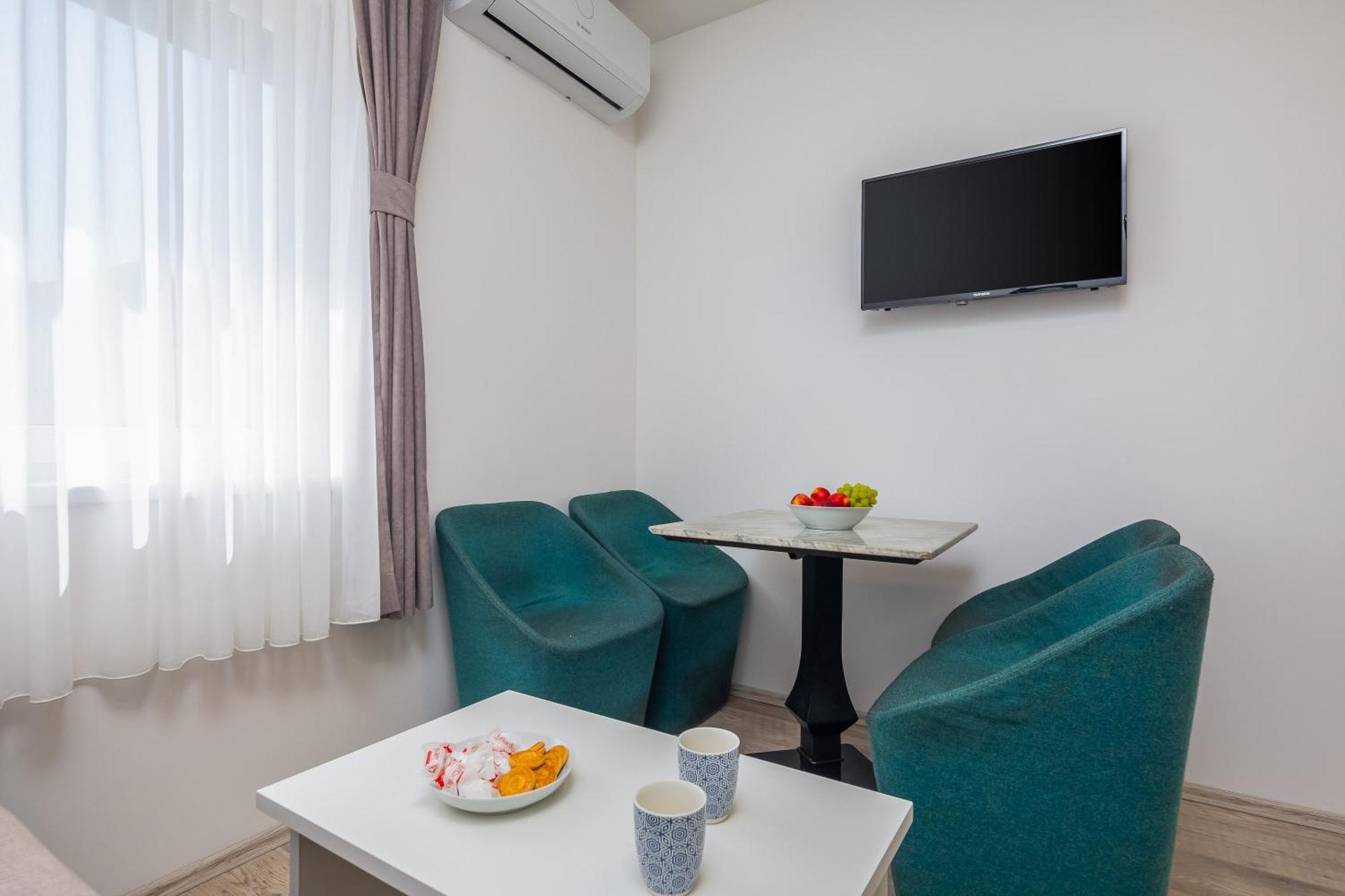 Beachfront Apartments Providenca With Free Parking Makarska Bagian luar foto