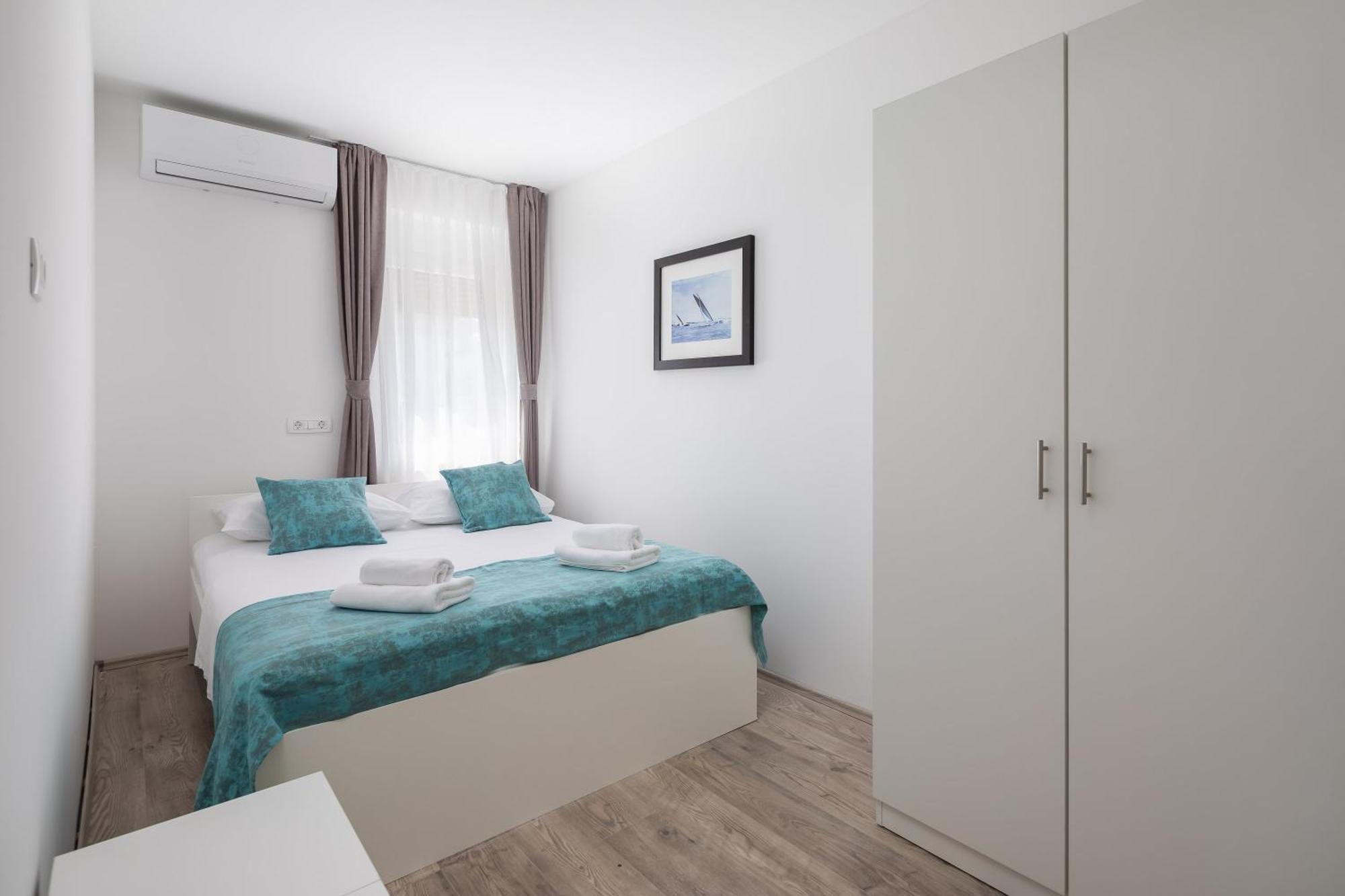 Beachfront Apartments Providenca With Free Parking Makarska Bagian luar foto
