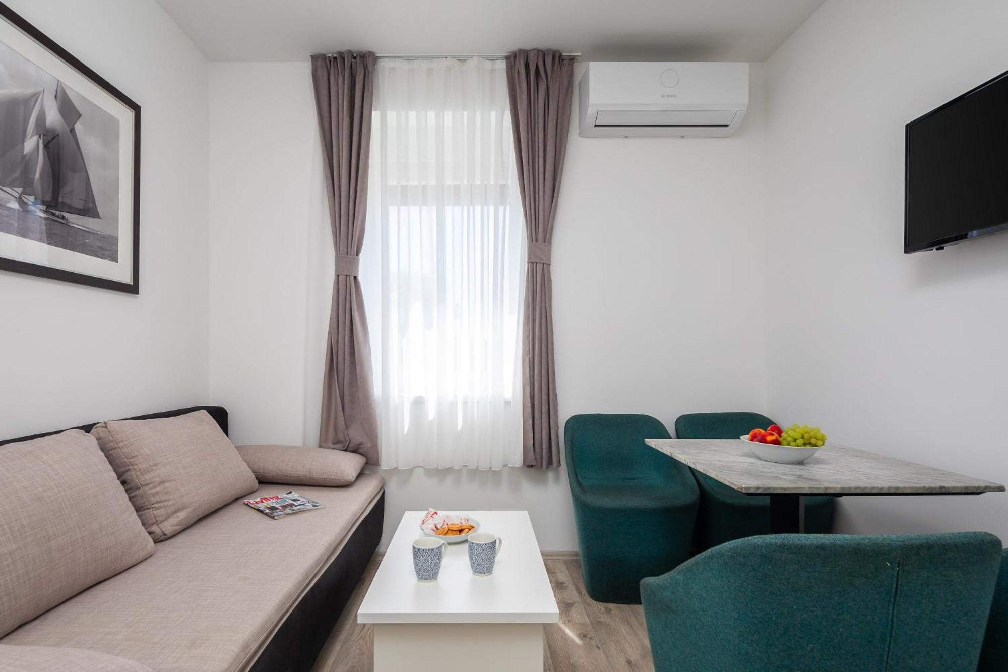 Beachfront Apartments Providenca With Free Parking Makarska Bagian luar foto