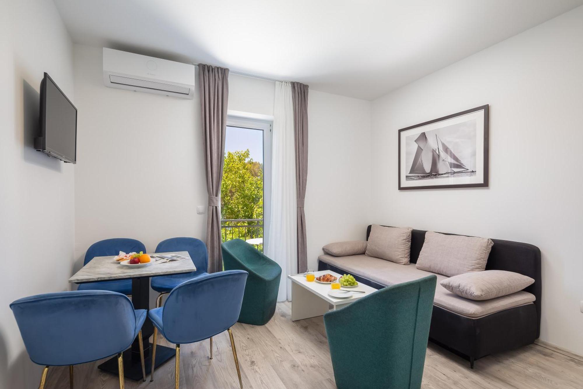 Beachfront Apartments Providenca With Free Parking Makarska Ruang foto
