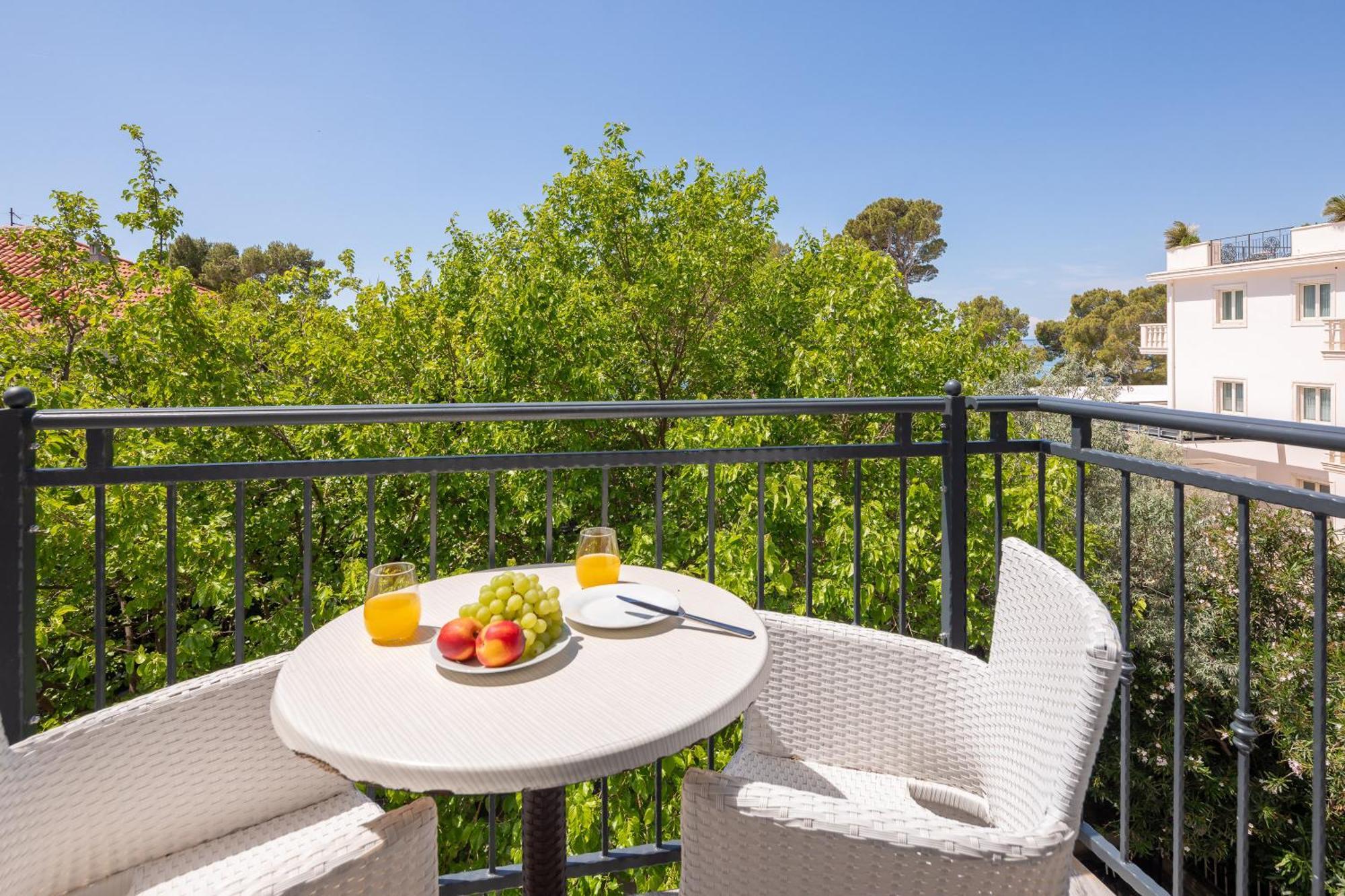Beachfront Apartments Providenca With Free Parking Makarska Ruang foto