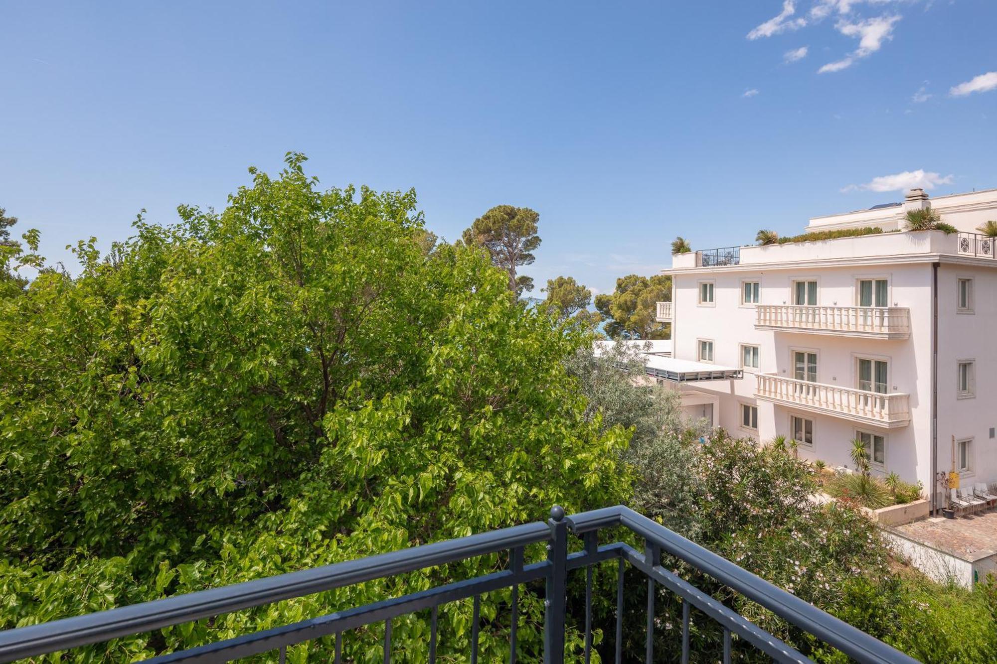 Beachfront Apartments Providenca With Free Parking Makarska Ruang foto
