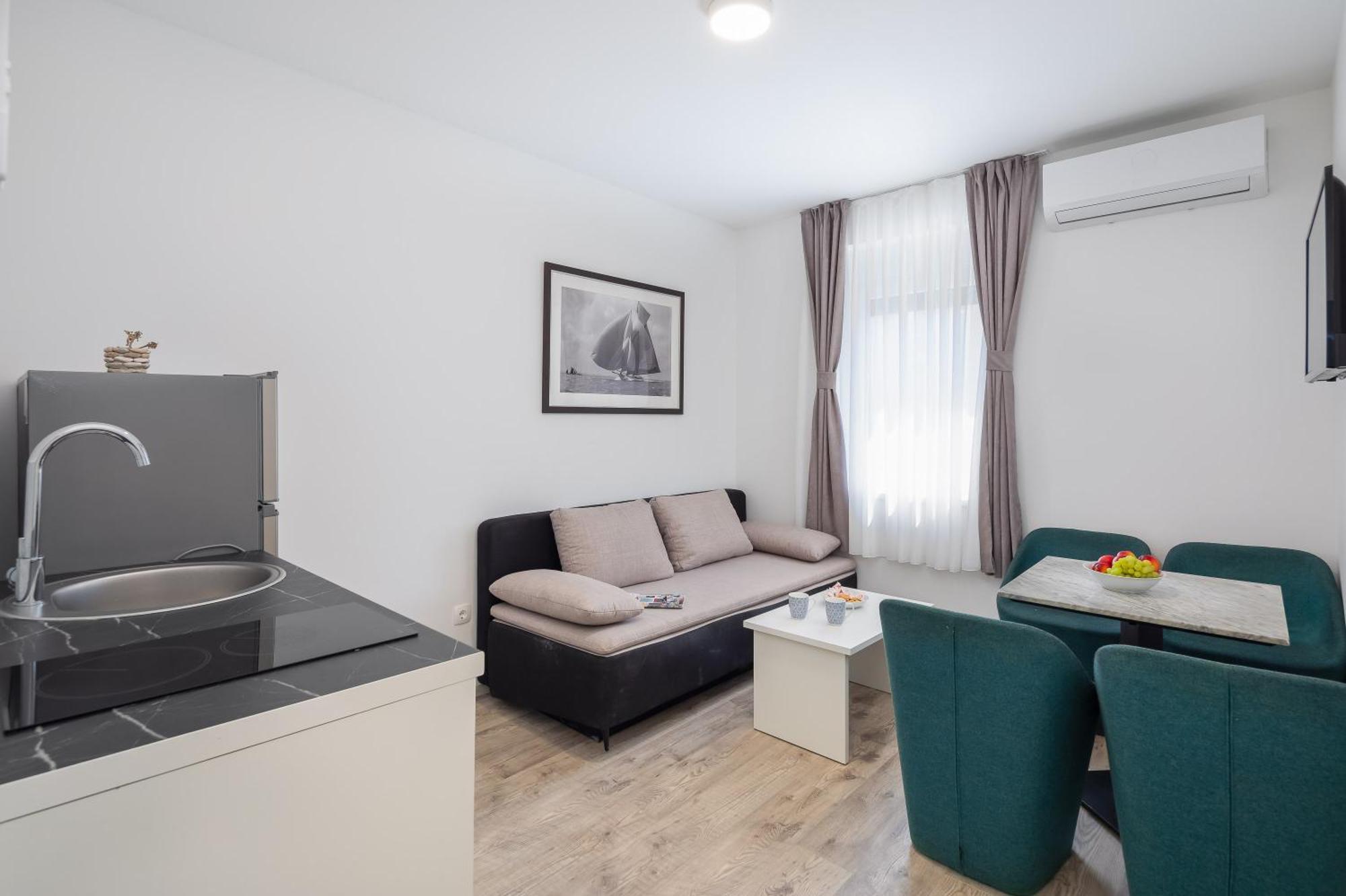 Beachfront Apartments Providenca With Free Parking Makarska Bagian luar foto