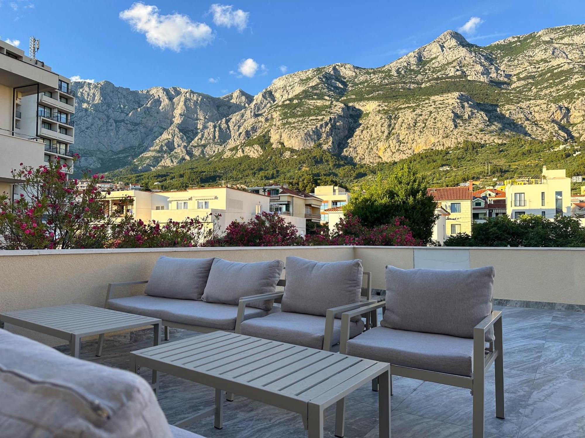 Beachfront Apartments Providenca With Free Parking Makarska Bagian luar foto