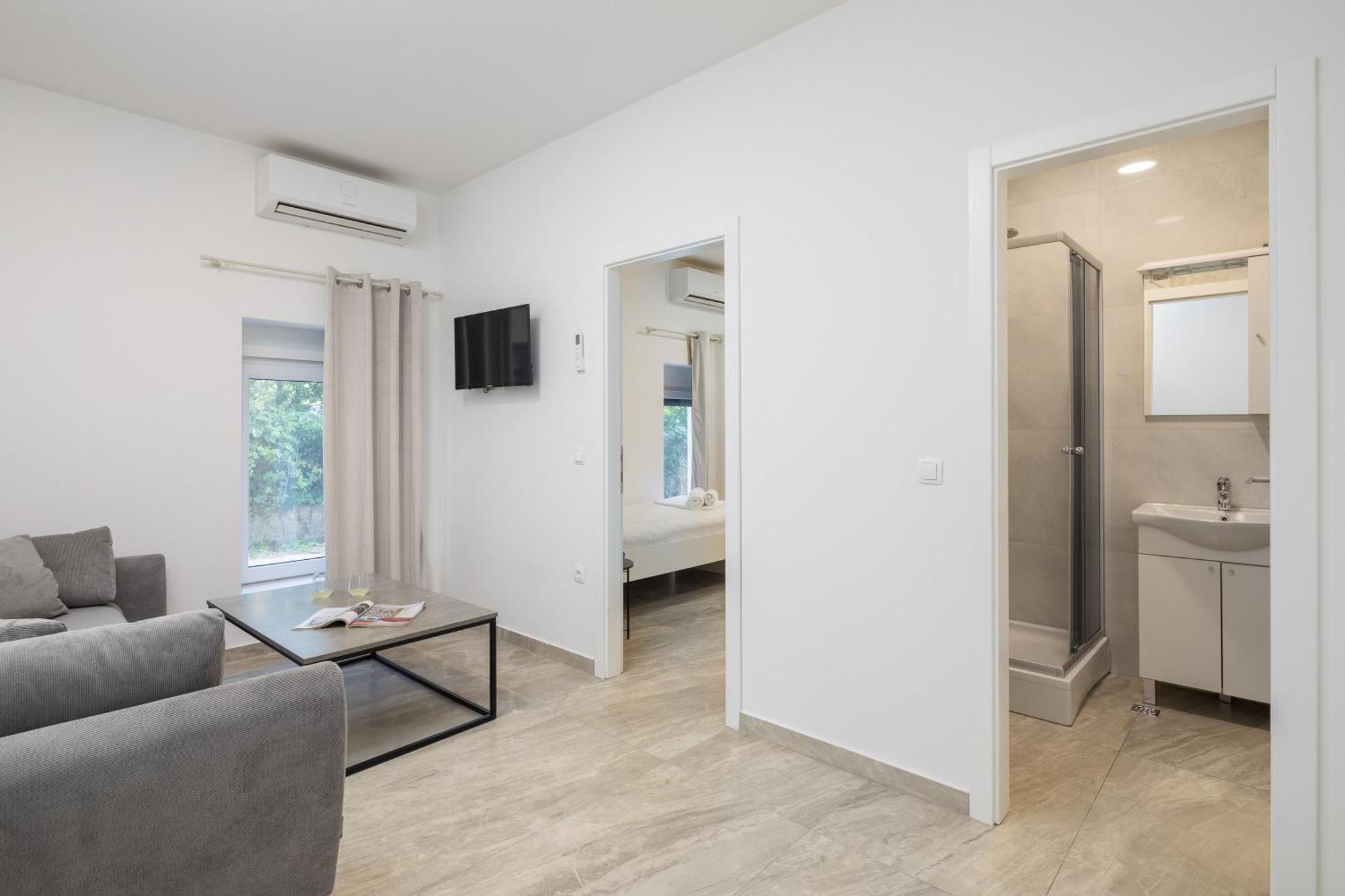 Beachfront Apartments Providenca With Free Parking Makarska Ruang foto