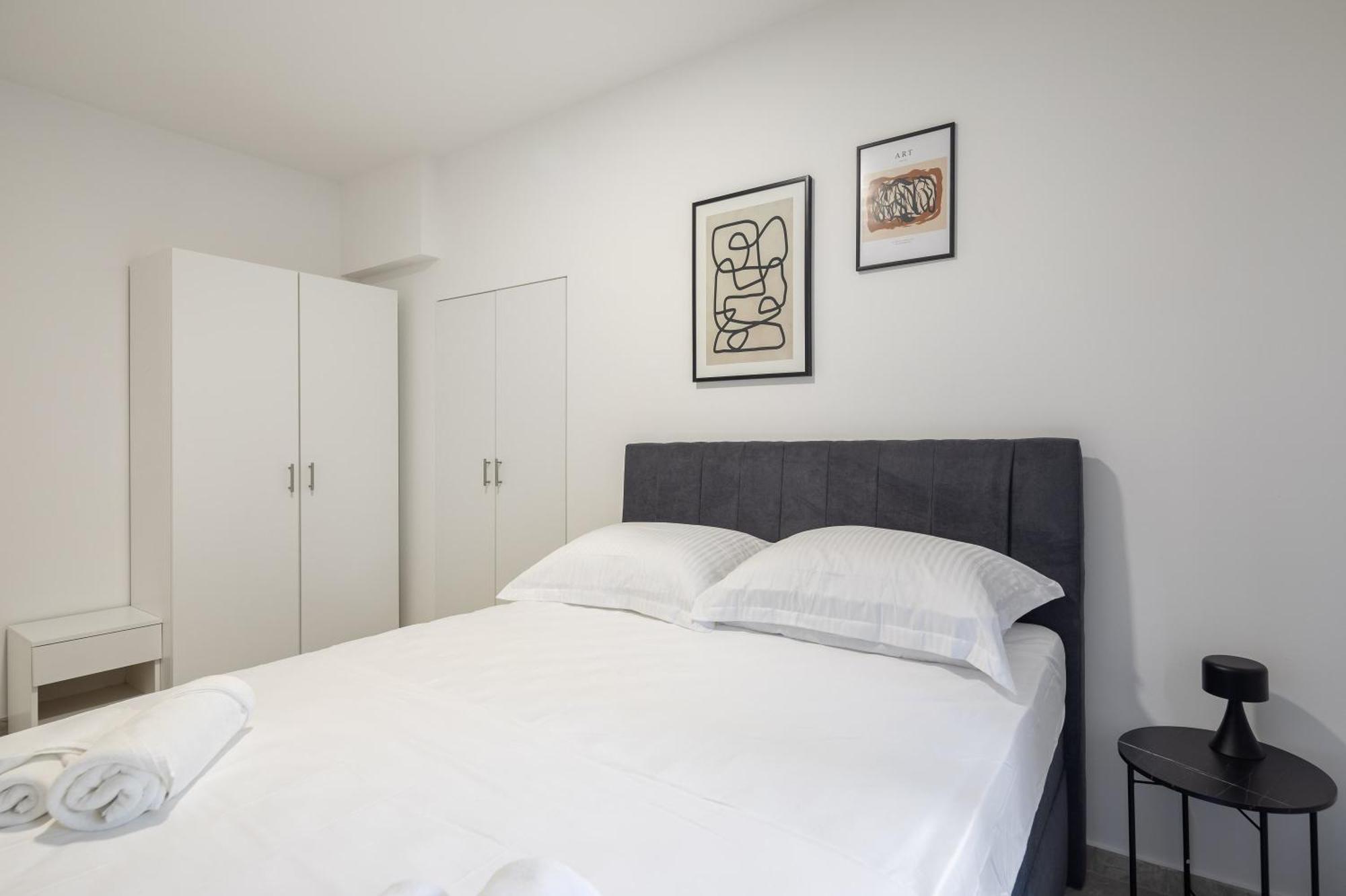 Beachfront Apartments Providenca With Free Parking Makarska Ruang foto