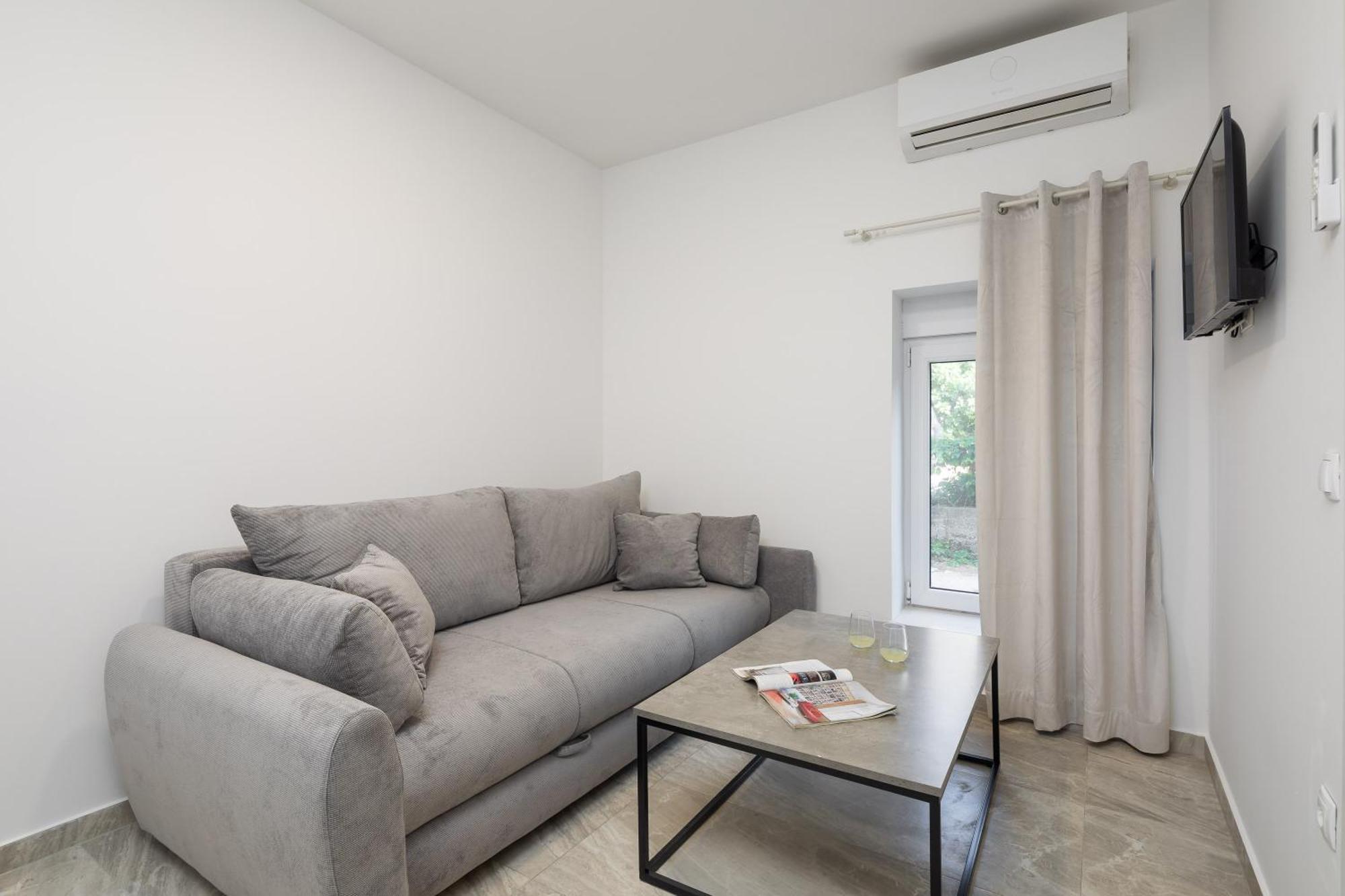 Beachfront Apartments Providenca With Free Parking Makarska Ruang foto